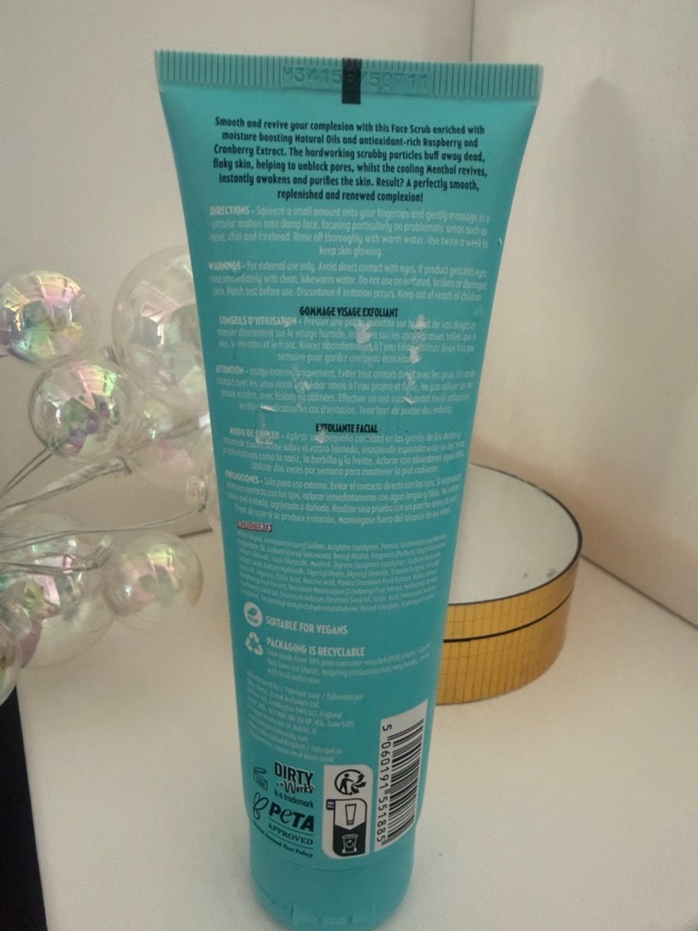 Dirty Works Pore-fect Face Scrub Raspberry Cranberry Extract & Reviving Menthol - Picture 9 of 9
